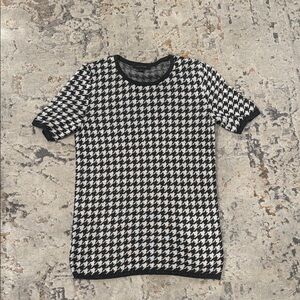 Black and White Houndstooth Knit Top